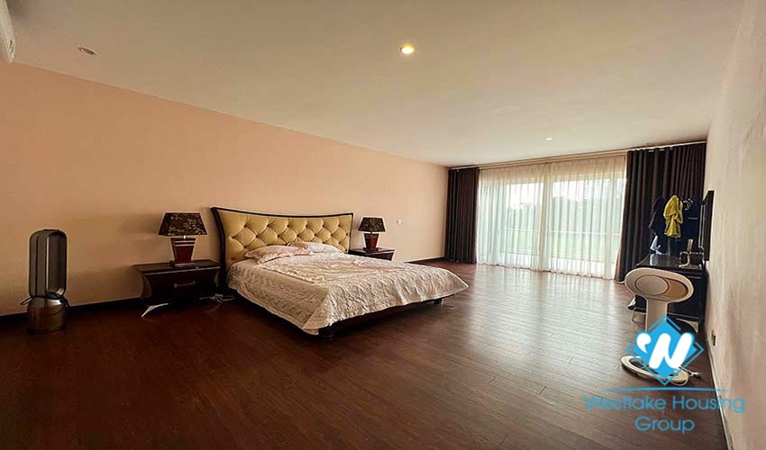 A grand, gorgeous villa for rent in Q Block, Ciputra